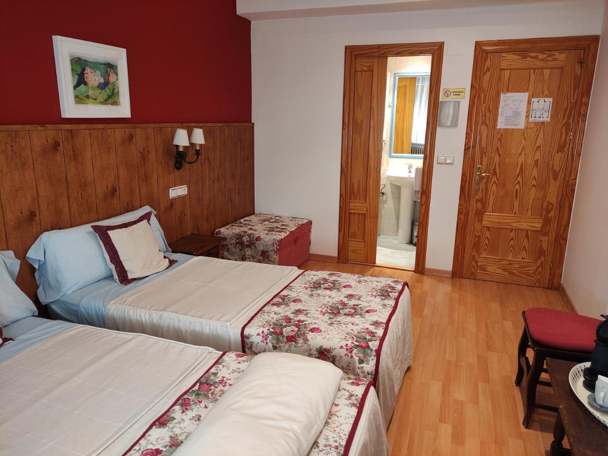 Hostal Escartin Sabiñánigo エクステリア 写真