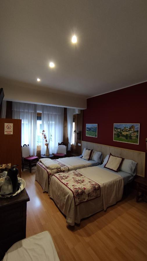 Hostal Escartin Sabiñánigo エクステリア 写真