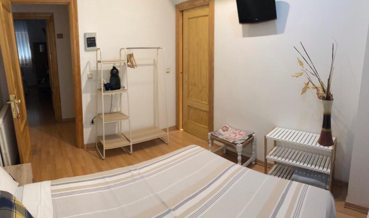 Hostal Escartin Sabiñánigo エクステリア 写真